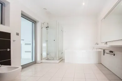 Na prenájom dom, 600 m², Bratislava-Nové Mesto, Strážna