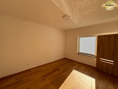 Na prenájom 3-izbový byt, 80 m², Poprad, Hviezdoslavova