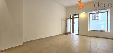 Na prenájom komerčné, 42 m², Bratislava-Staré Mesto, Klariská