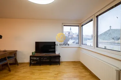 Na prenájom 3-izbový byt, 77 m², Nitra, Župné Námestie
