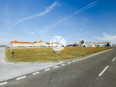 Na predaj pozemok v Senec · €650 000 · Pôvodný stav