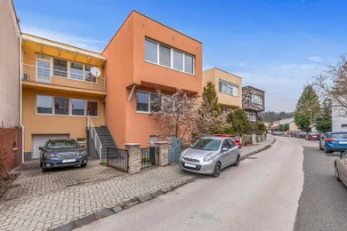 Domy na sprzedaż, 5-pokojowe, Bratislava-Nové Mesto · €799 000