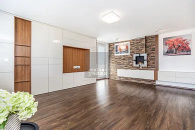 Na predaj komerčné, 106 m², Bratislava-Petržalka, Budatínska