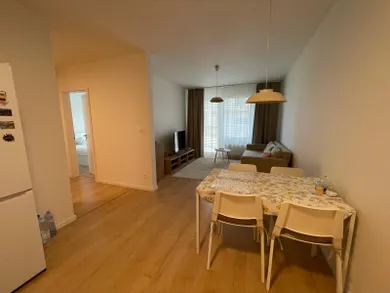 Na prenájom 2-izbový byt, 50 m², Bratislava-Lamač, Jána Langoša 4