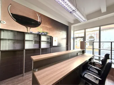 Na prenájom komerčné, 30 m², Nové Zámky, Komárňanská