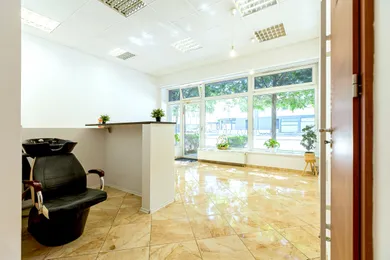 Na predaj komerčné, 43 m², Bratislava-Podunajské Biskupice, Kazanská