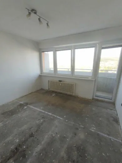 Na predaj 1-izbový byt, 24 m², Bratislava-Dúbravka, Sekurisova