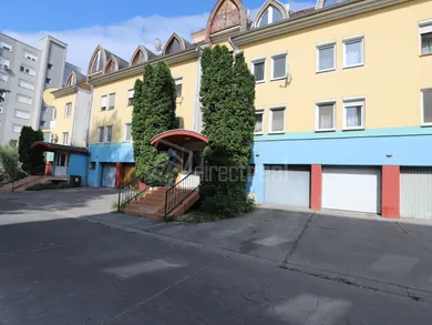 Mieszkania na wynajem, 3-pokojowe, Dunajská Streda · €650