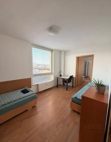 Na predaj 4-izbový byt, 95 m², Bratislava-Nové Mesto, Nová Rožňavská
