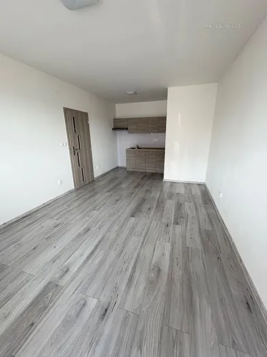 Na predaj 2-izbový byt, 56 m², Trenčín, Armádna