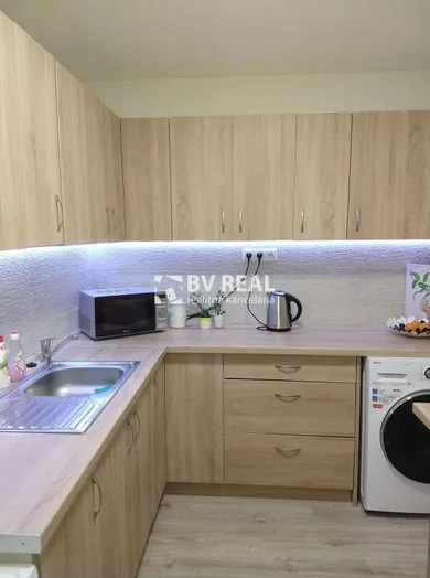 Apartments for rent, 3-room in Handlová · €545