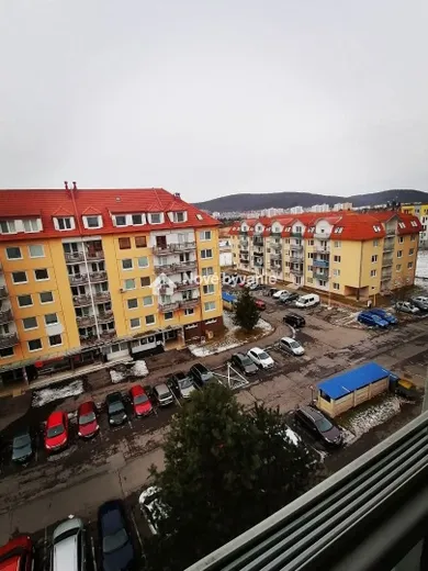 Квартиры в аренду, 3-комнатные, Humenné · €550