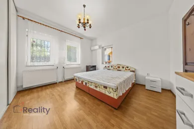 Na predaj 5-izbový dom, 120 m², Komárno