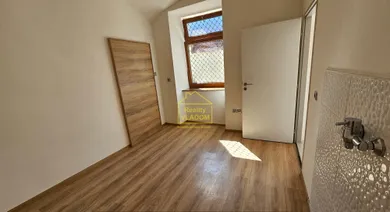 Na prenájom komerčné, 16 m², Prešov, Hlavná