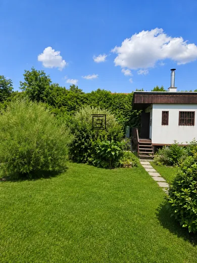 Na predaj 1-izbový rekreačný dom, 394 m², Bratislava-Vrakuňa, Majerská