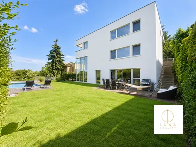 Domy na predaj 5-izbový, Bratislava-Nové Mesto · €1 480 000