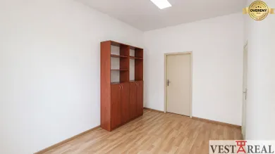 Коммерческие помещения в аренду, Galanta · €159