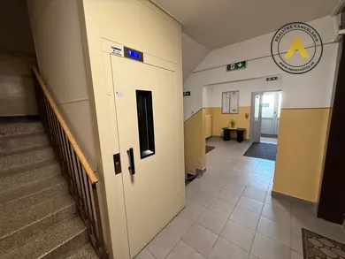 Na predaj 3-izbový byt, 72 m², Hlohovec, Závalie