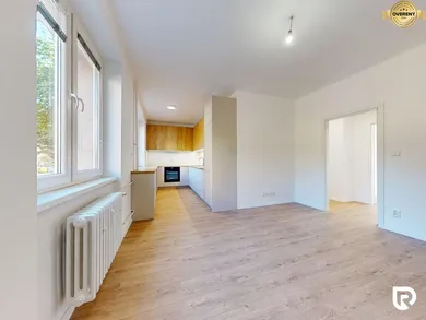 Na predaj 3-izbový byt, 82 m², Bratislava-Ružinov, Drieňová