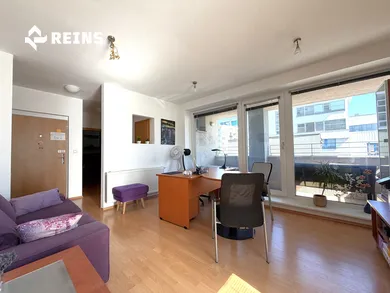 Na prenájom komerčné, 48 m², Bratislava-Nové Mesto, Bajkalská