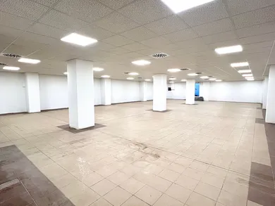 Коммерческие помещения в аренду, Levice · €1 300