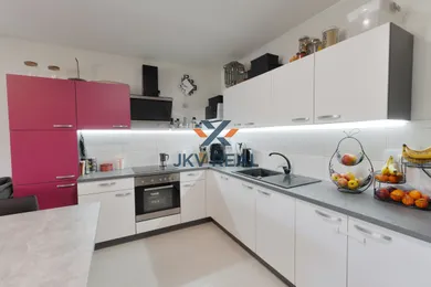 Domy na sprzedaż, 4-pokojowe, Lehnice · €255 000