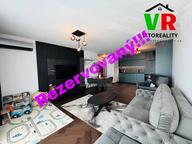 Mieszkania na sprzedaż, 2-pokojowe, Nitra · €215 000