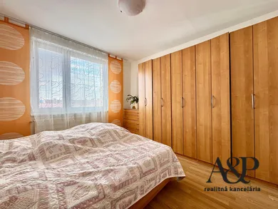 Na predaj 3-izbový byt, 67 m², Senica, Sotinská