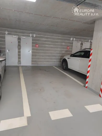 Na prenájom 2-izbový byt, 45 m², Bratislava-Dúbravka, Polianky