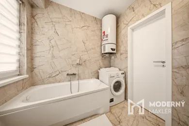 Na predaj 1-izbový byt, 48 m², Komárno, Parná ul.