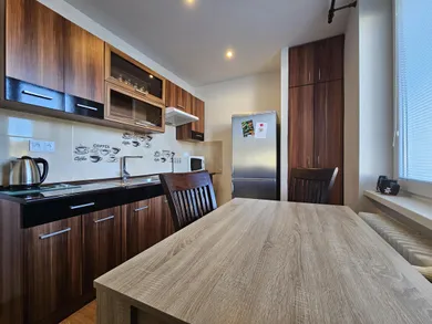 Na prenájom 2-izbový byt, 60 m², Valaská, Hronská