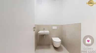 Na prenájom komerčné, 60 m², Bratislava-Ružinov, Jarabinková