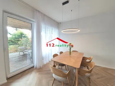 Na prenájom 4-izbový byt, 130 m², Bratislava-Nové Mesto, Royova