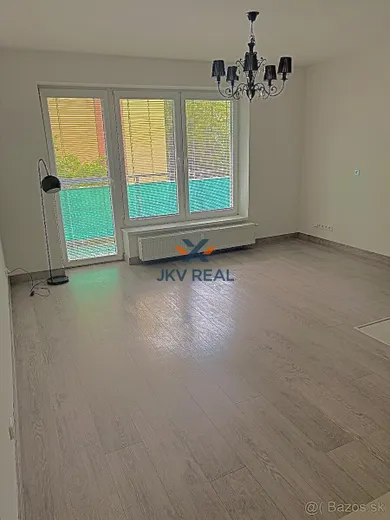 Na prenájom 3-izbový byt, 76 m², Poprad, Podtaranská