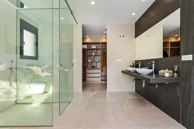 Na predaj dom, 305 m²