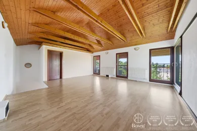Na predaj 2-izbový dom, 120 m², Bratislava-Dúbravka, Strmé sady