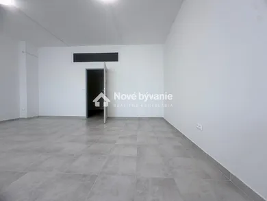 Na prenájom komerčné, 130 m², Považská Bystrica