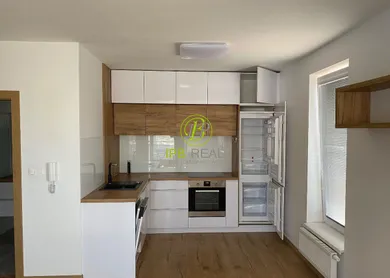 Na predaj 2-izbový byt, 55 m², Stupava, Dlhá