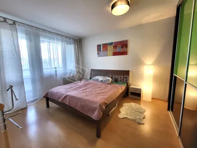 Na predaj 4-izbový byt, 93 m², Bratislava-Karlova Ves, Jurigovo nám.