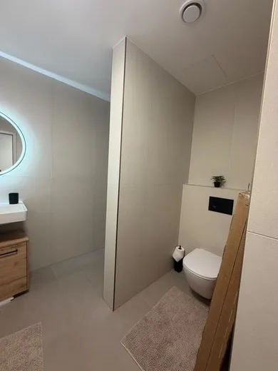 Na prenájom 2-izbový byt, 54 m², Bratislava-Staré Mesto, Školská
