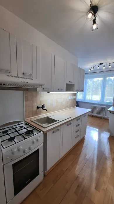 Na prenájom 2-izbový byt, 66 m², Banská Bystrica