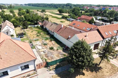 Na predaj pozemok, Vlčkovce