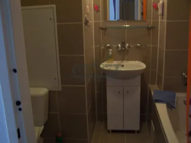 Na prenájom 1-izbový byt, 40 m², Bratislava-Nové Mesto, Kraskova