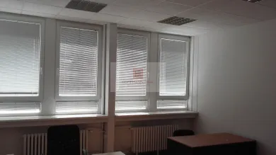 Lokale komercyjne na wynajem, Bratislava-Nové Mesto · €231