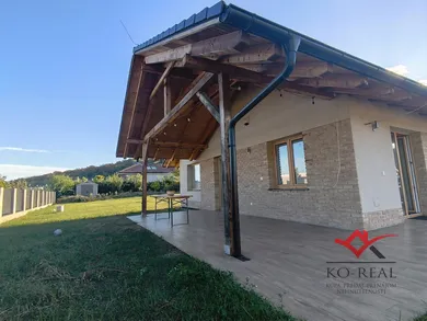 Na predaj dom, 330 m², Nové Mesto nad Váhom