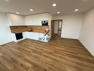 Mieszkania na sprzedaż, 3-pokojowe, Prievidza · €169 900