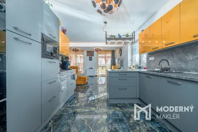 Na predaj dom, 141 m², Šamorín