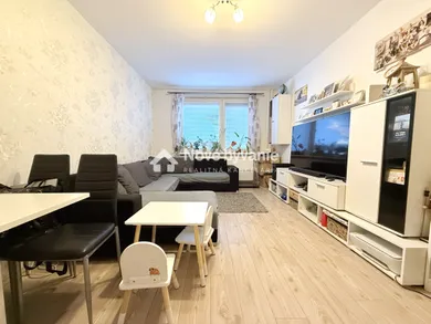 Na prenájom 4-izbový byt, 80 m², Želiezovce, Mierová