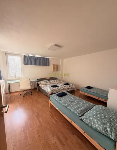 Na predaj 4-izbový byt, 95 m², Bratislava-Nové Mesto, Nová Rožňavská