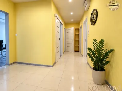 Na predaj 4-izbový byt, 81 m², Trenčín, Halalovka